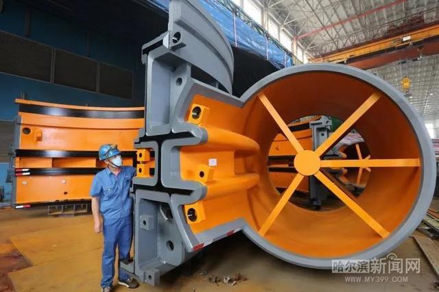 28日,哈电集团哈尔滨电机厂有限责任公司自主研制的阳江抽水蓄能机组